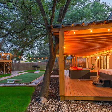 Luxurious Home With Hot Tub & Tree Deck By 6Flags San Antonio Buitenkant foto