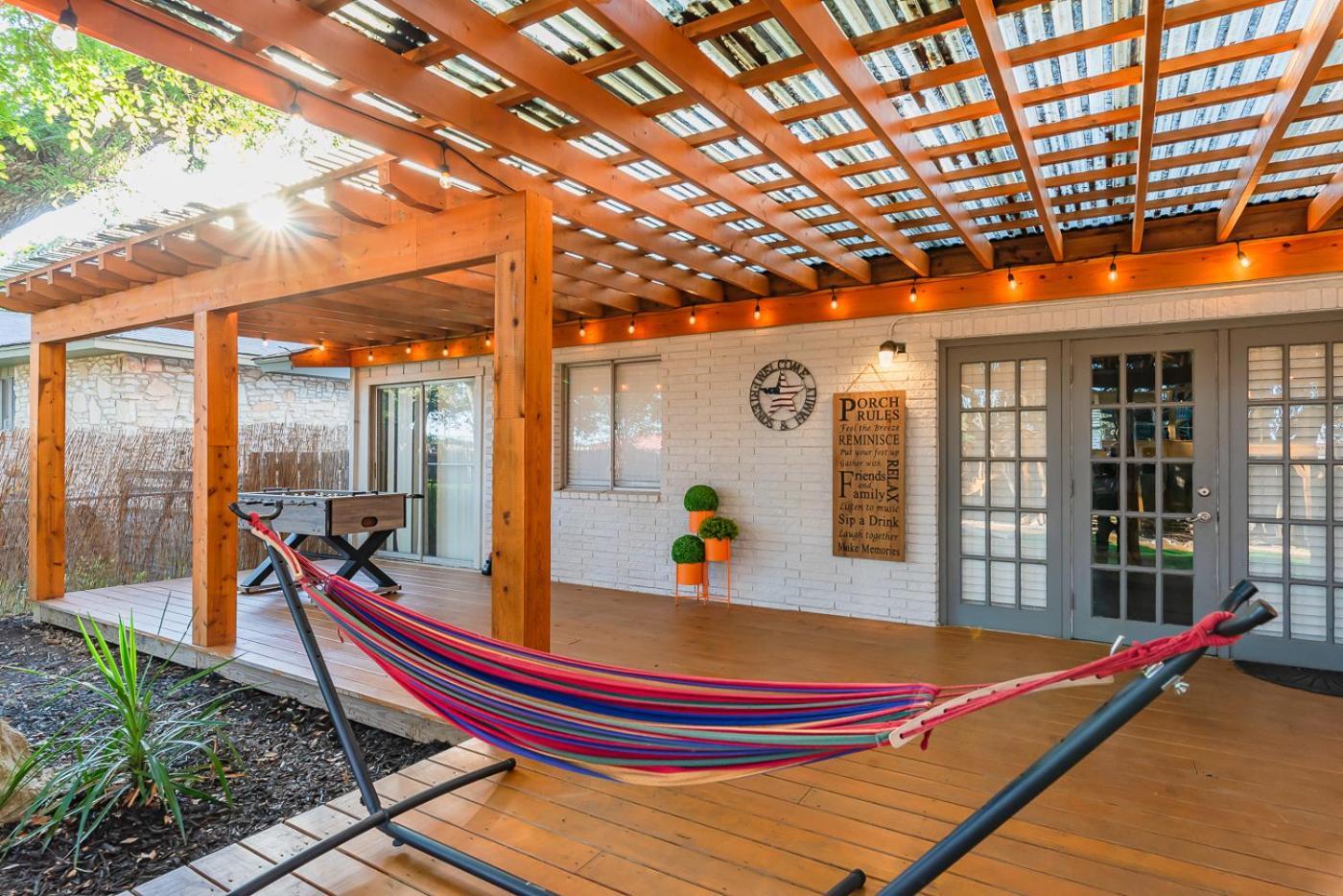 Luxurious Home With Hot Tub & Tree Deck By 6Flags San Antonio Buitenkant foto