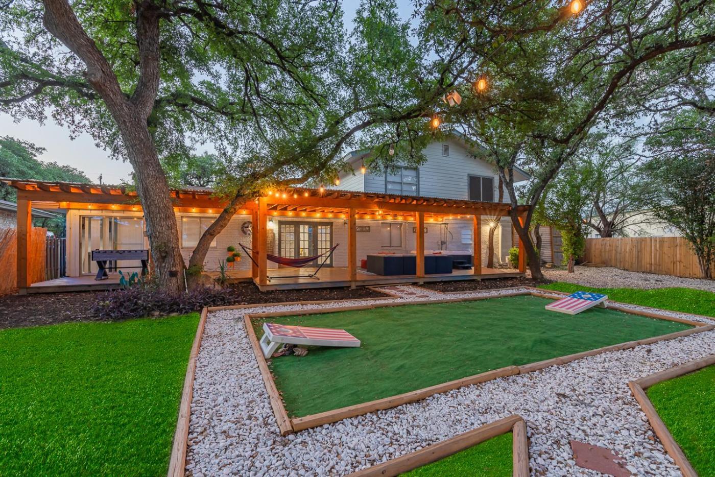 Luxurious Home With Hot Tub & Tree Deck By 6Flags San Antonio Buitenkant foto