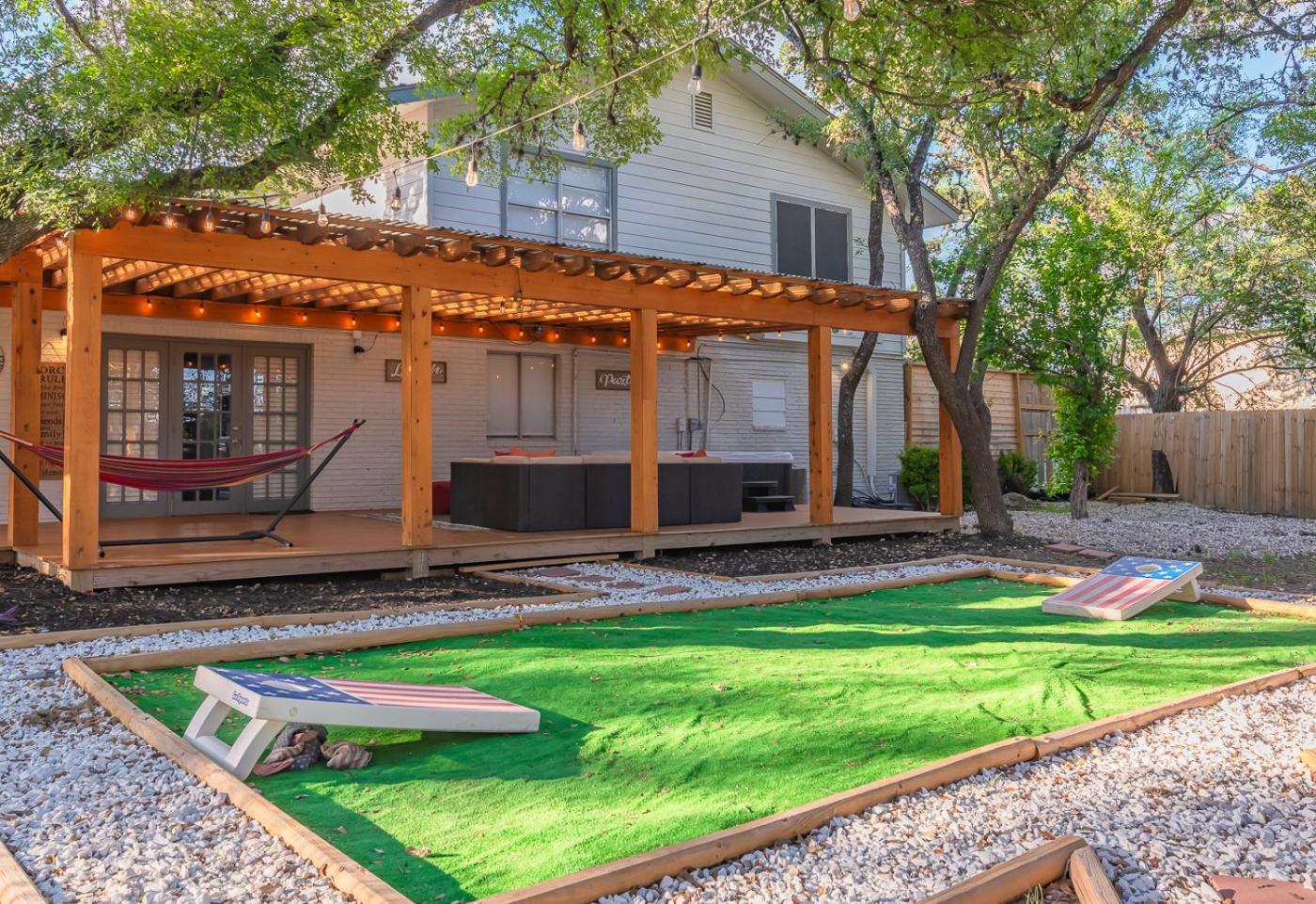 Luxurious Home With Hot Tub & Tree Deck By 6Flags San Antonio Buitenkant foto