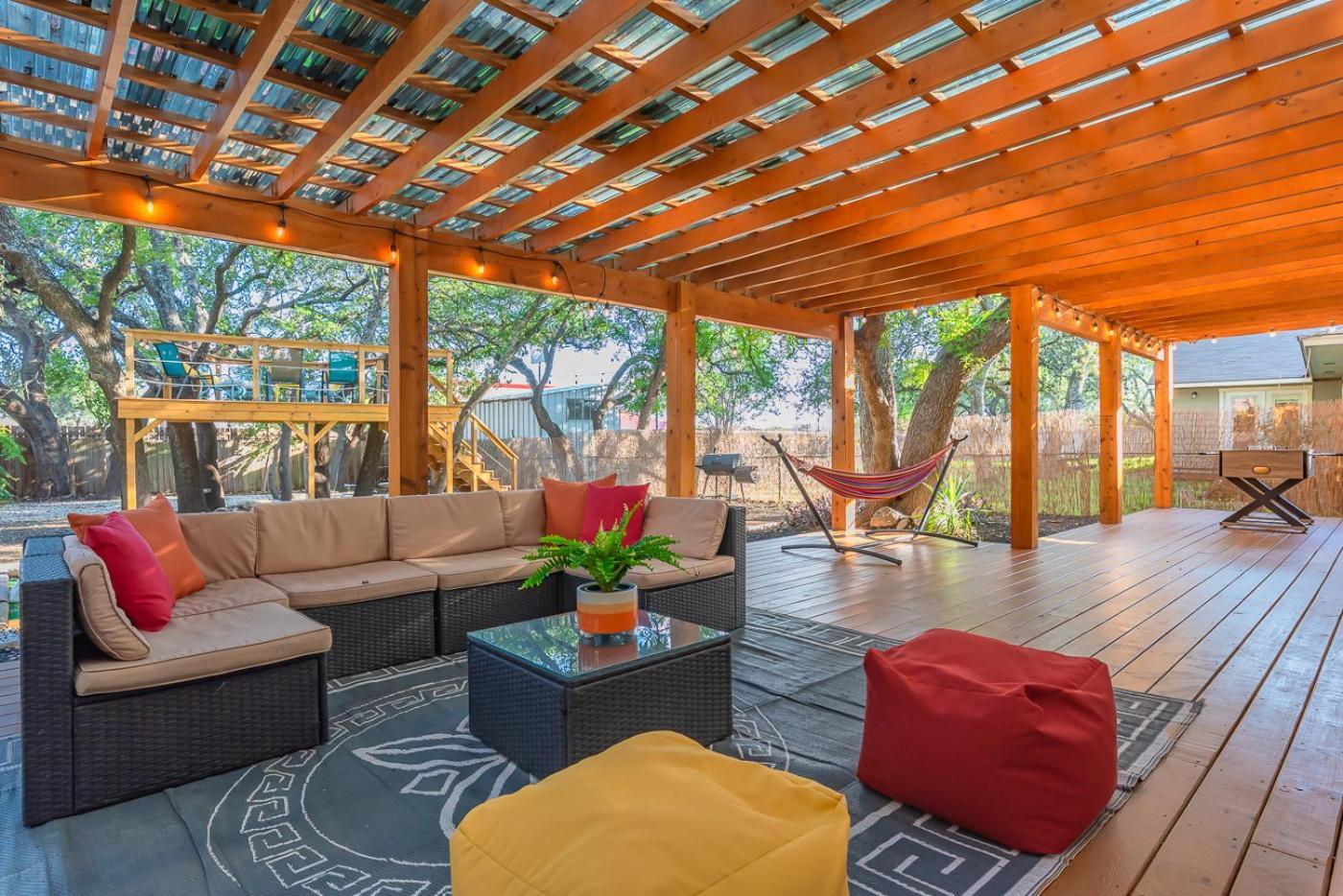 Luxurious Home With Hot Tub & Tree Deck By 6Flags San Antonio Buitenkant foto