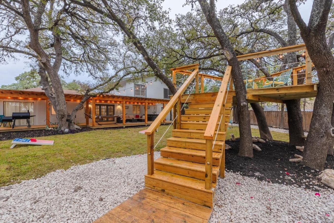 Luxurious Home With Hot Tub & Tree Deck By 6Flags San Antonio Buitenkant foto